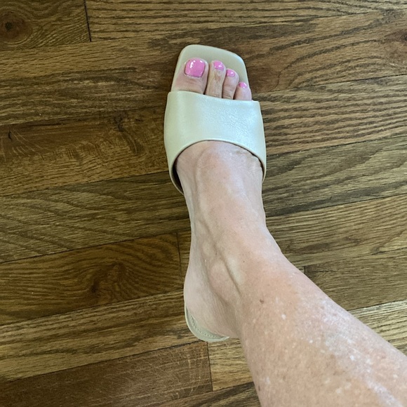 Cult Gaia Gigi Nude Slide Sandals - Picture 11 of 13